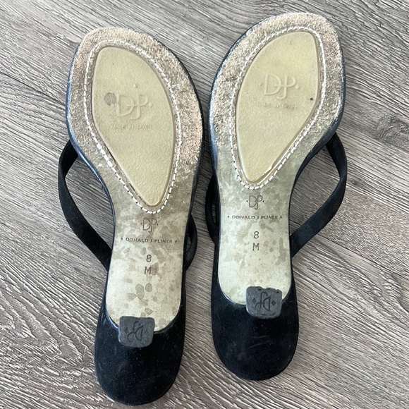 Donald J Pliner Black Suede Toe Sandals with small heel - Picture 4 of 4
